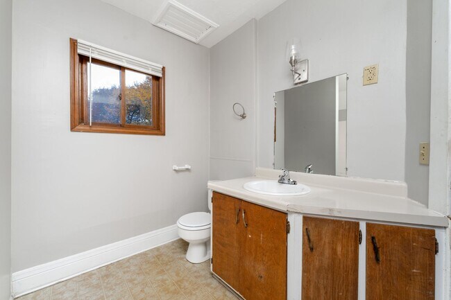 Building Photo - 1314 Oak St