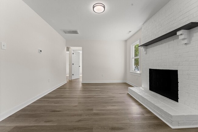 Building Photo - 2918 Lynhaven Ave
