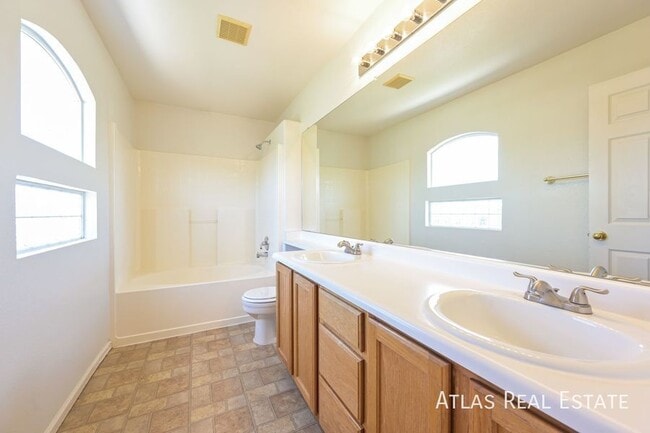 Building Photo - 4709 Fenwood Dr