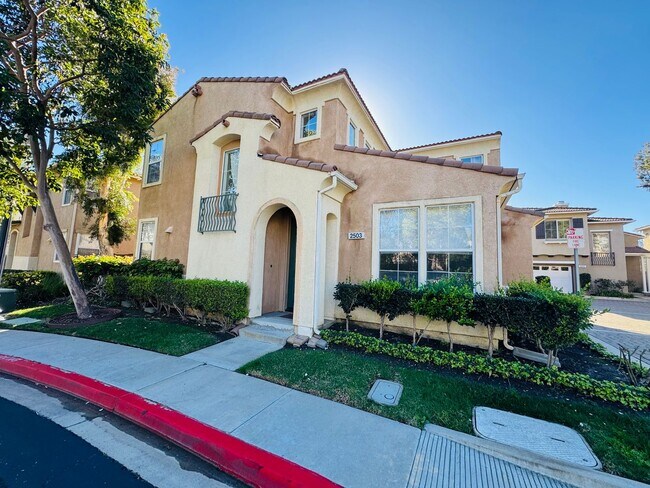 Building Photo - Stunning Sanctuary Awaits