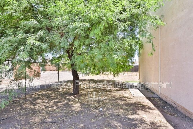 Building Photo - 1417 E Southern Ave