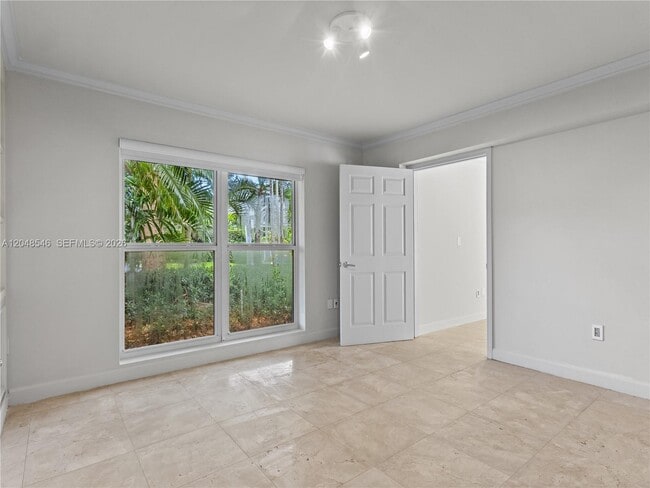 Building Photo - 651 S Mashta Dr