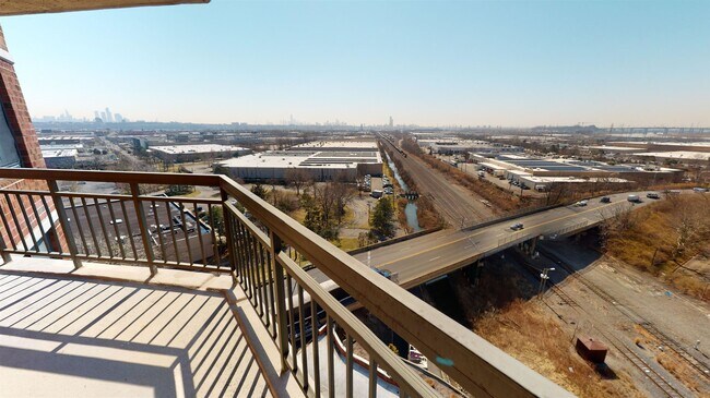 Building Photo - 1202 Harmon Cove Tower