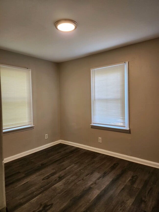 Building Photo - 7203 Albright| 3 Bedrooms, 1.0 Bath
