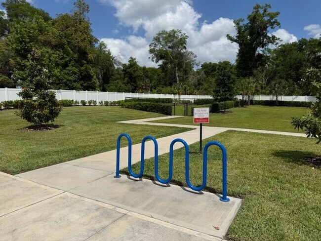 Building Photo - Stylish 3 ed 3 bath townhome in Apopka!!