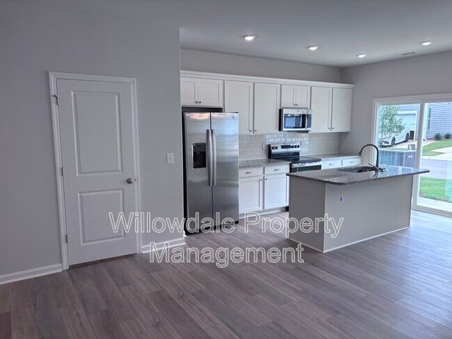 Building Photo - 187 Central Townes Wy