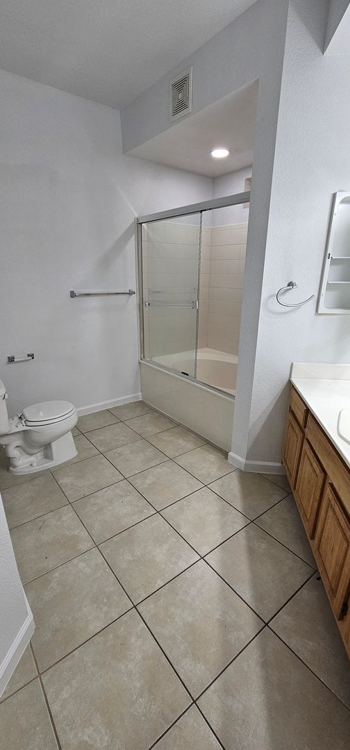 Building Photo - TANAMERA CONDOMINIUMS 1 bed 1 bath 1 car g...