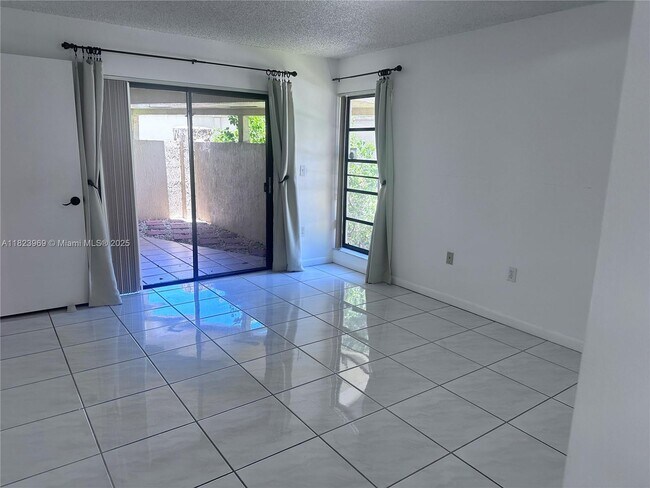 Building Photo - 8810 SW 123rd Ct