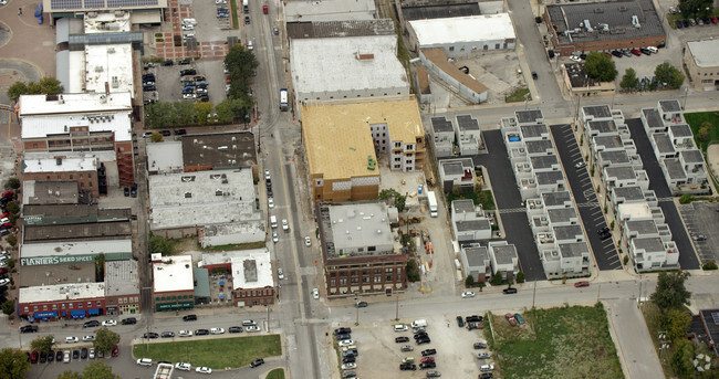 Aerial Photo - Oaks Centropolis