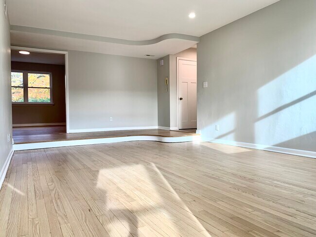 Building Photo - 118 Marcy St