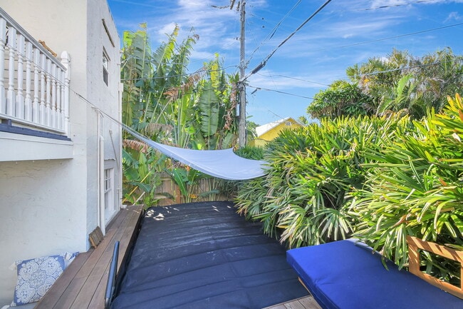 Building Photo - 412 El Prado