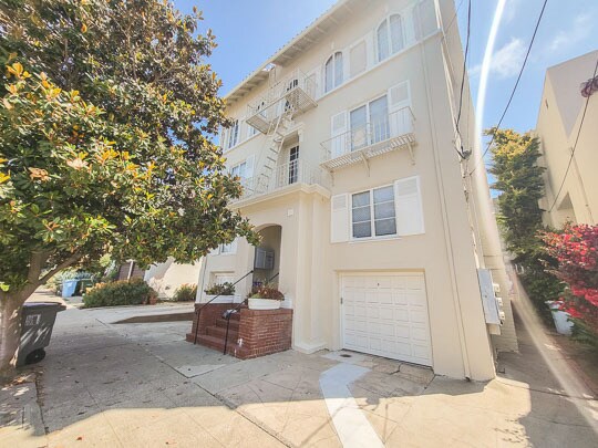 Primary Photo - 1635 Scenic Ave