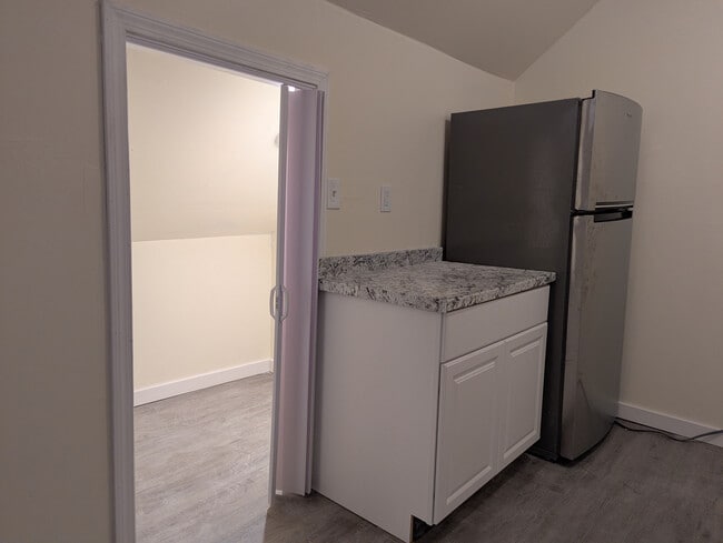 Building Photo - 24 Harvey St