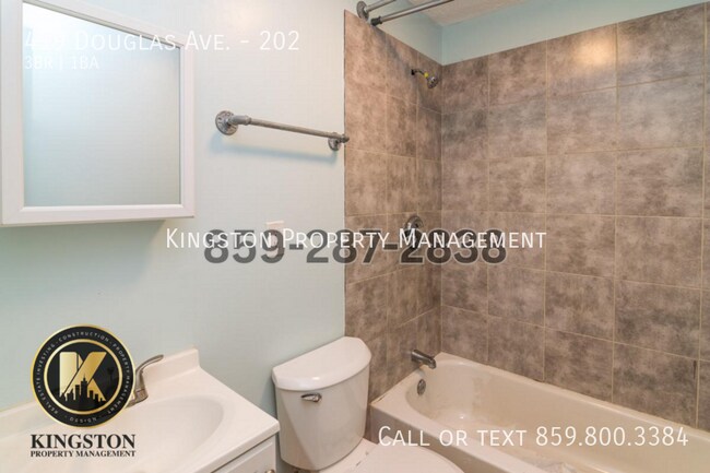 Building Photo - 419 Douglas Ave