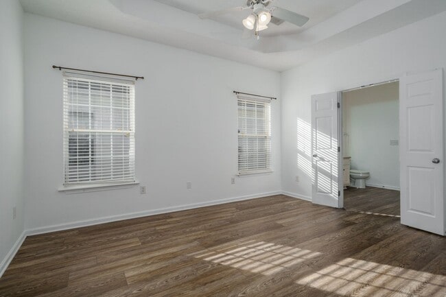 Building Photo - Charming and Newly Renovated 3 Bedroom 2 Bath Home Available Now!