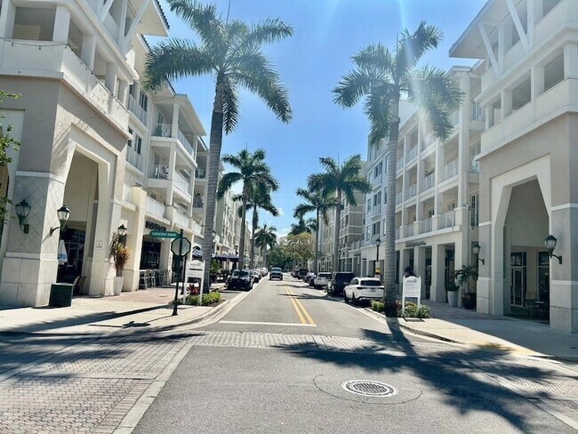 Building Photo - 1203 Town Center Dr