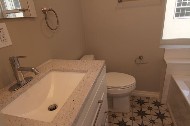 Building Photo - 3945 Baring St