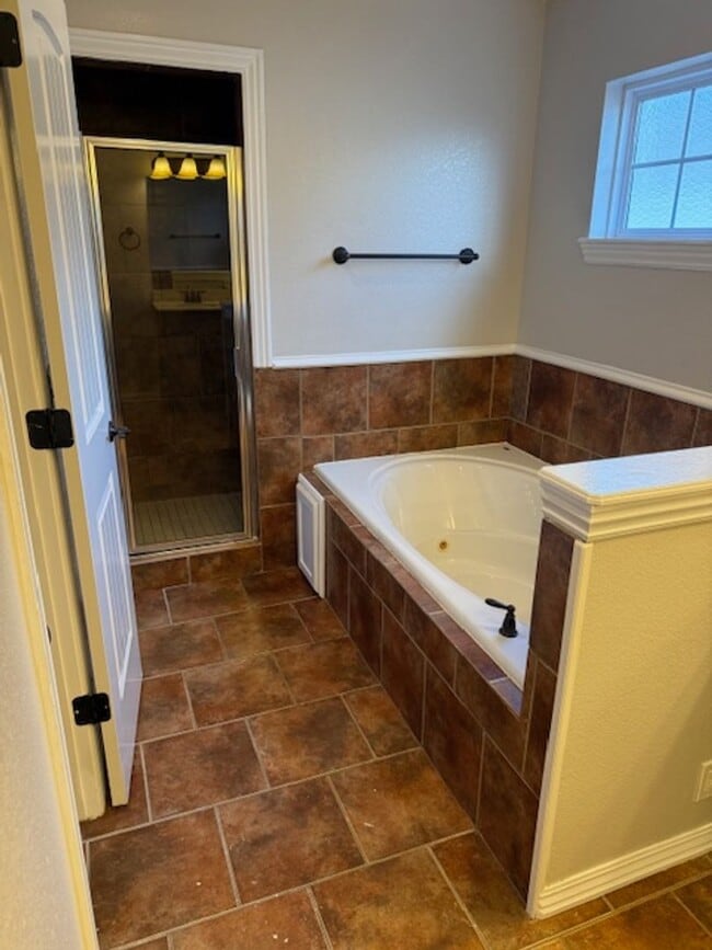 Building Photo - Nice home in west Fayetteville