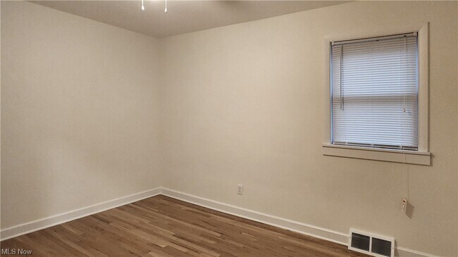 Building Photo - 2299 Westmoor Rd