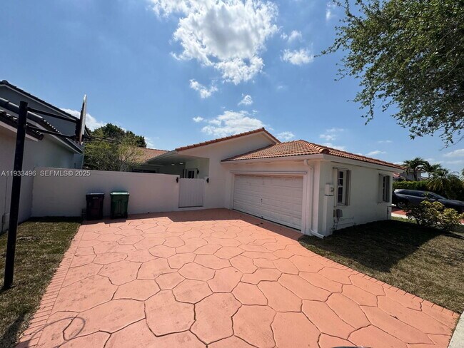 Building Photo - 8754 NW 149th Terrace