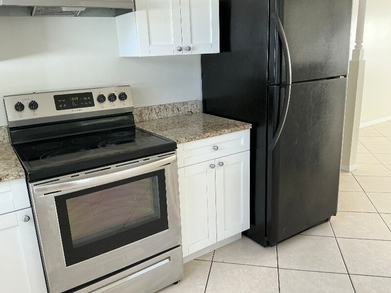 Building Photo - 6806 Mathers Ln