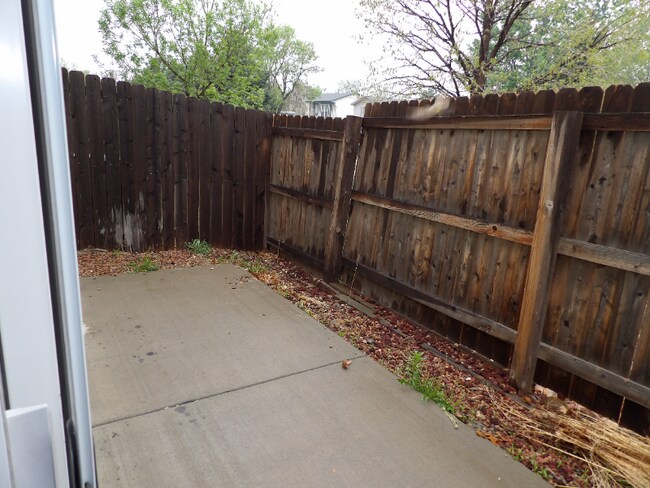 Building Photo - 802 Red Thistle View