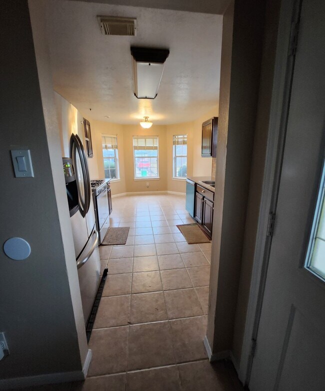 Building Photo - 2007 Goldspring Ln