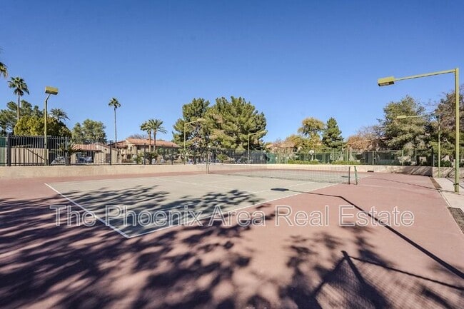 Building Photo - 1351 N Pleasant Dr