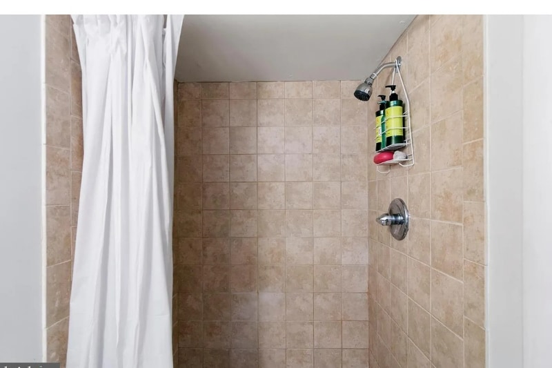 Building Photo - 107 N Port St