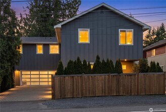 Building Photo - Modern Farmhouse Luxury in Coveted Matthews Beach Available NOW!