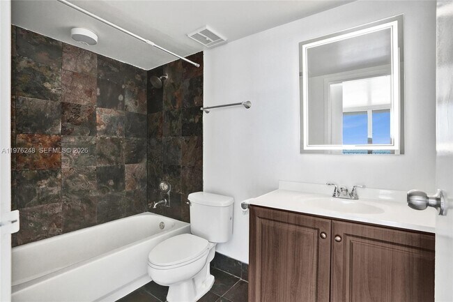 Building Photo - 7601 E Treasure Dr