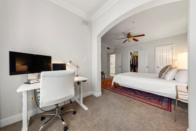 Building Photo - 7701 Rialto Blvd