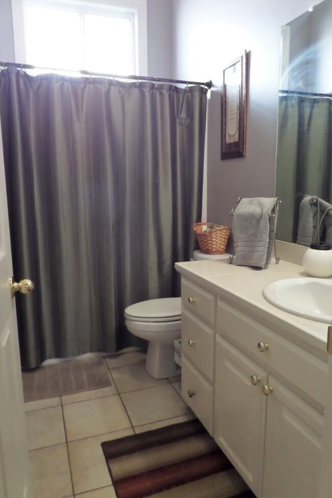 Building Photo - Location and upgrades! 3BR/2BA dbl garage, tons of storage, no carpet!
