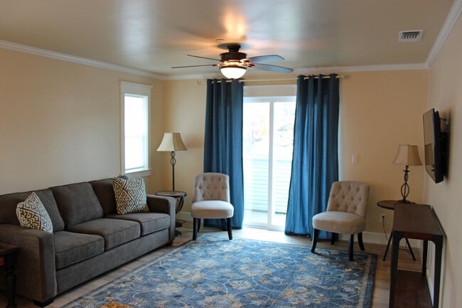 Building Photo - Acorn Flats 201