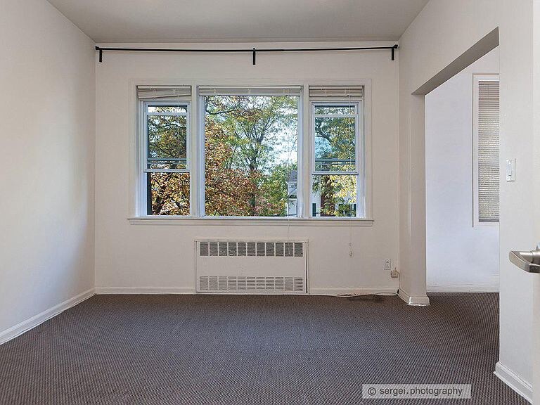 Building Photo - 45-45-4159 159th St