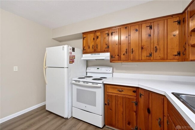 Building Photo - 275 Parker Dr