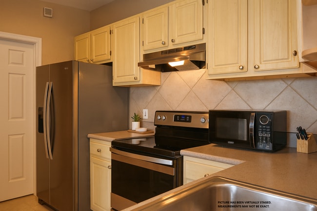 Building Photo - Visconti Condo