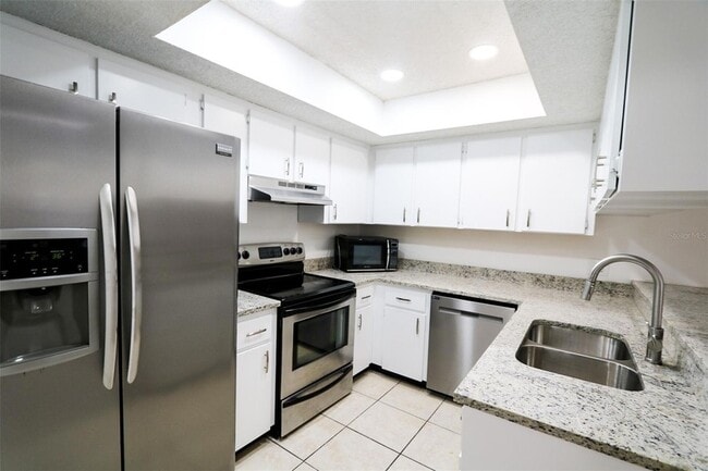 Building Photo - 3253 Bloomingdale Villas Ct