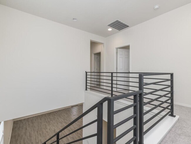 Building Photo - 9101 Garnet Dr