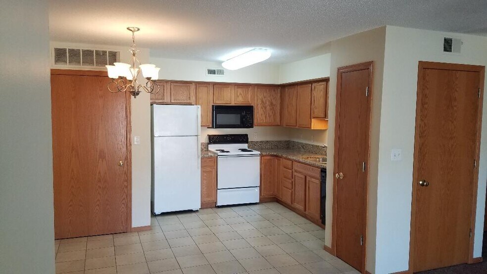 Building Photo - 4705 Chadwick Rd