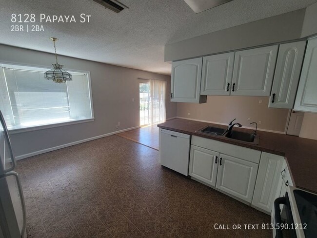 Building Photo - Spacious Port Richey Home