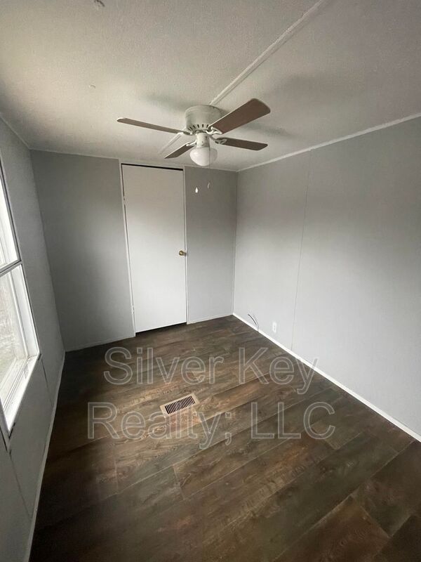 Building Photo - 1019 S Jackson St