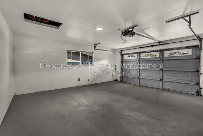Building Photo - 1693 Goodwin St