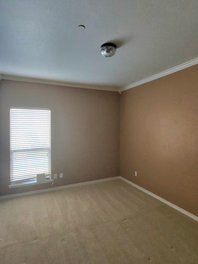 Building Photo - 6072 Pisa Ln