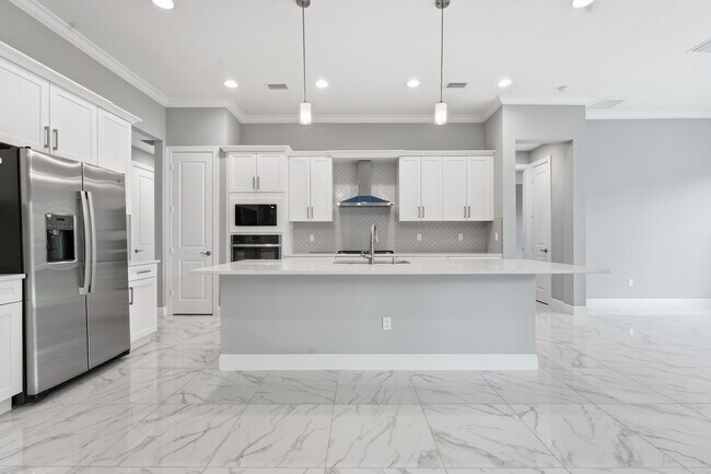 Building Photo - 6391 High Pointe Cir