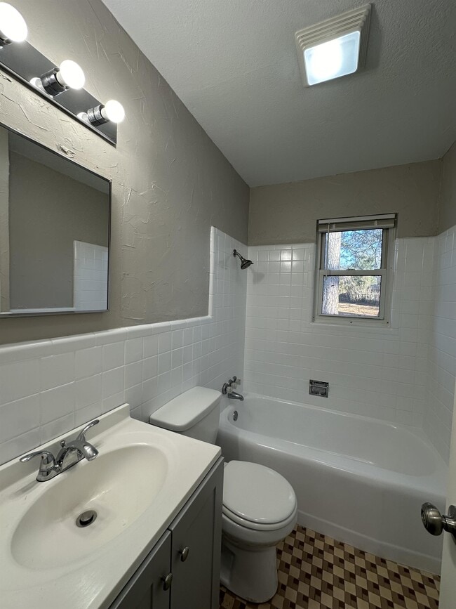 Building Photo - 3702 Sabine Ave