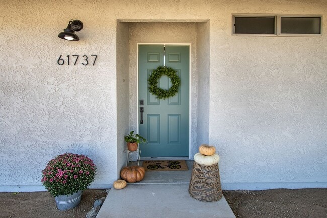 Building Photo - 3 Bedroom, remodeled home in the heart of Joshua Tree