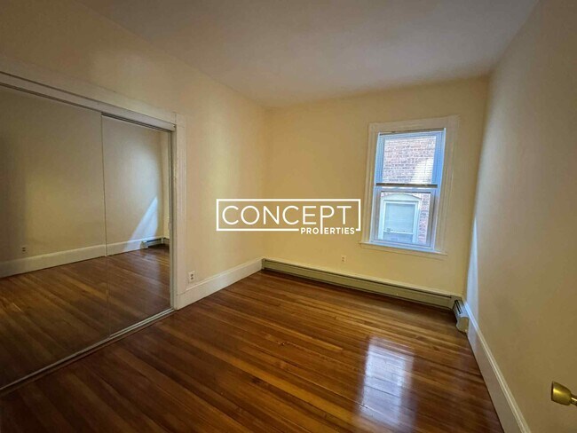 Building Photo - 11 Chilcott Pl