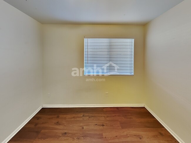 Building Photo - 452 N Rochester