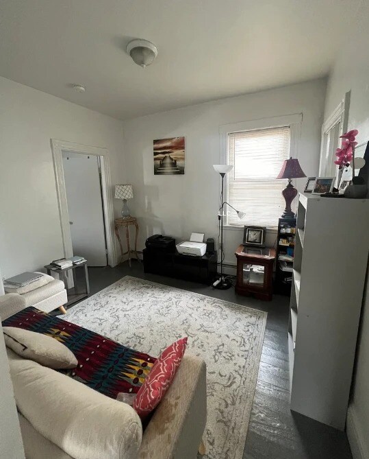 Building Photo - 10 Warren St